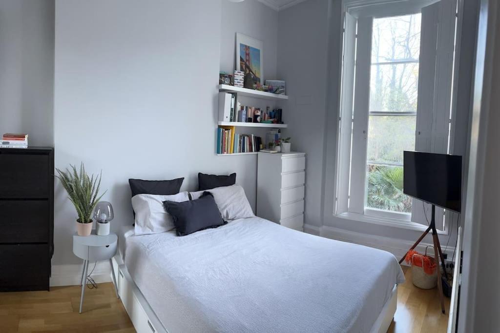 Gorgeous 2 Bedroom Flat In Charming Swiss Cottage London Exteriör bild